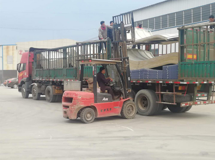 北京圆型冷却塔节能耐老化 装满了17米长解放牌大卡车